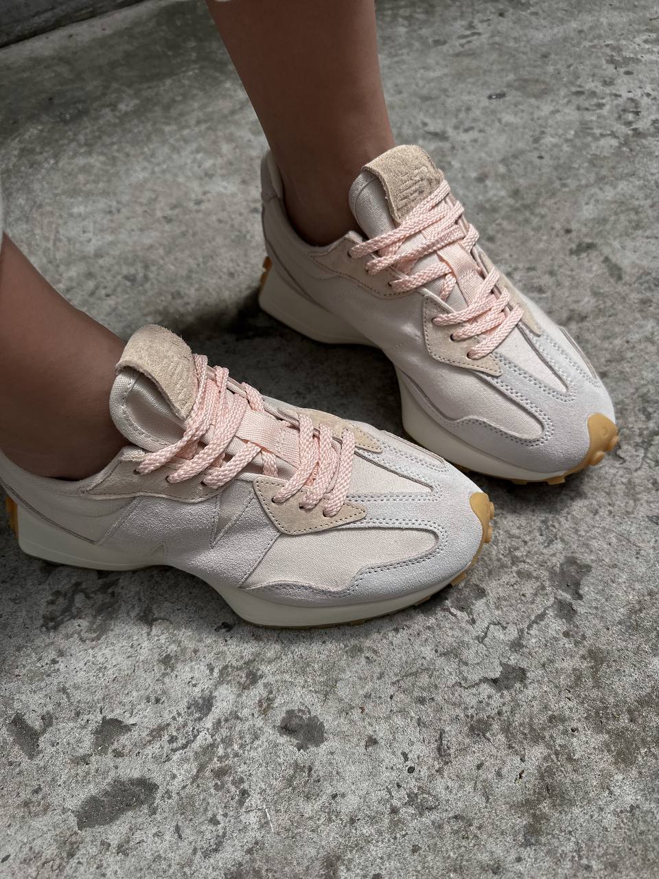 New Balance 327 Cream Pink