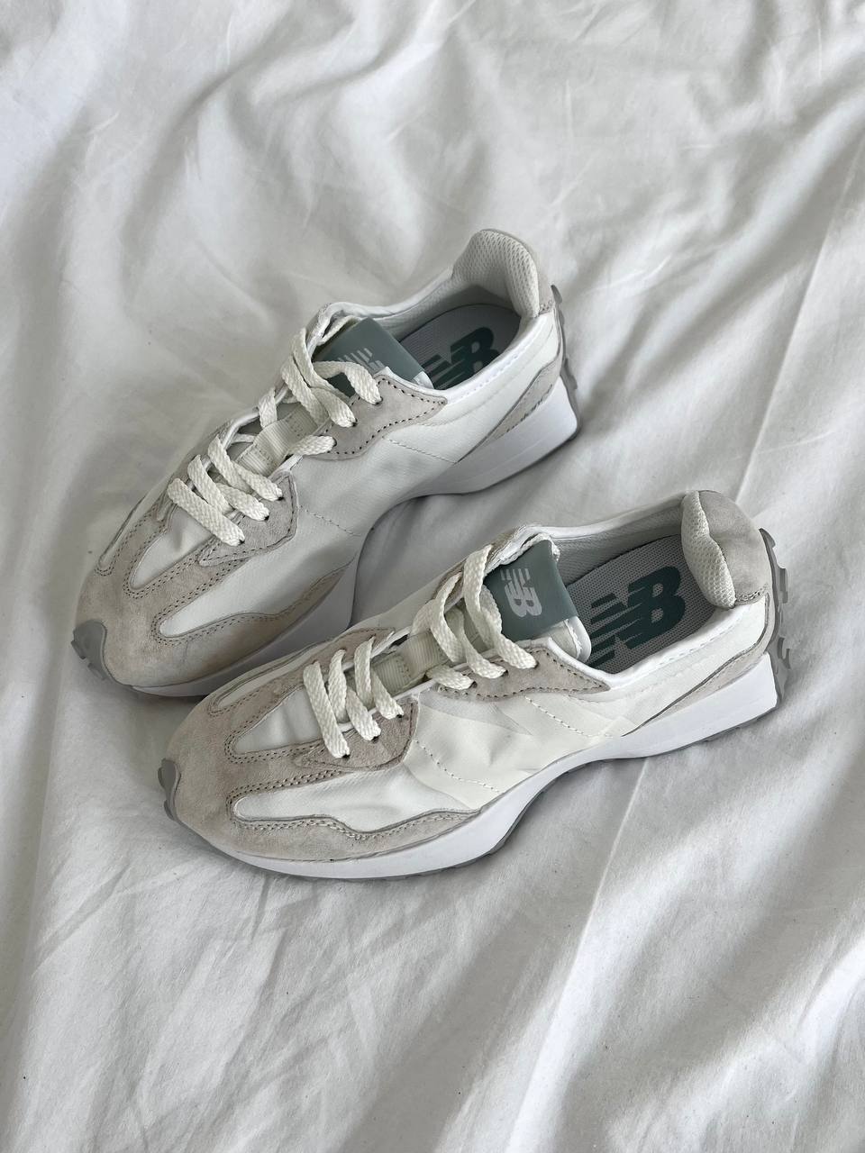 New Balance 327 white grey
