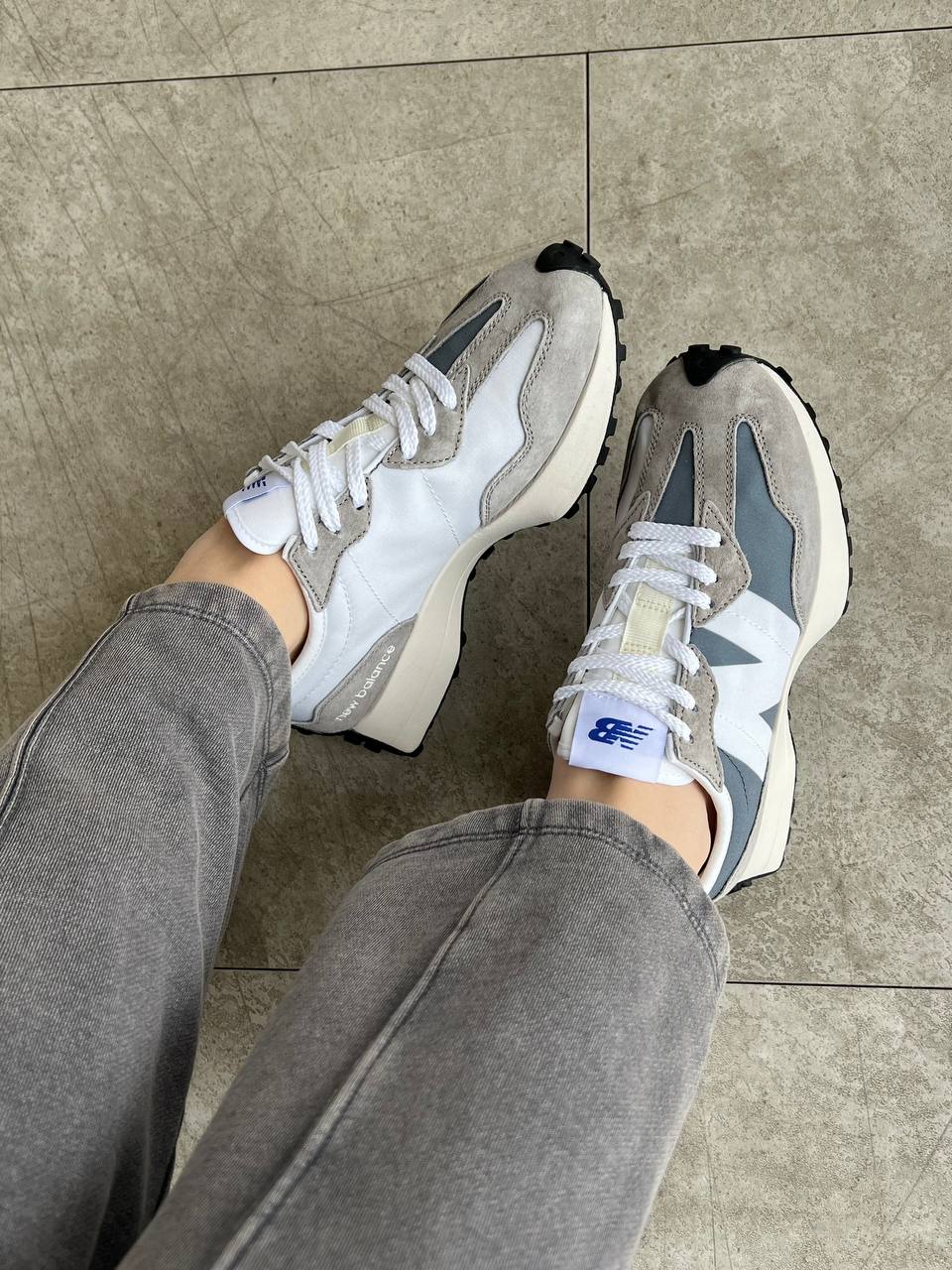 New Balance 327