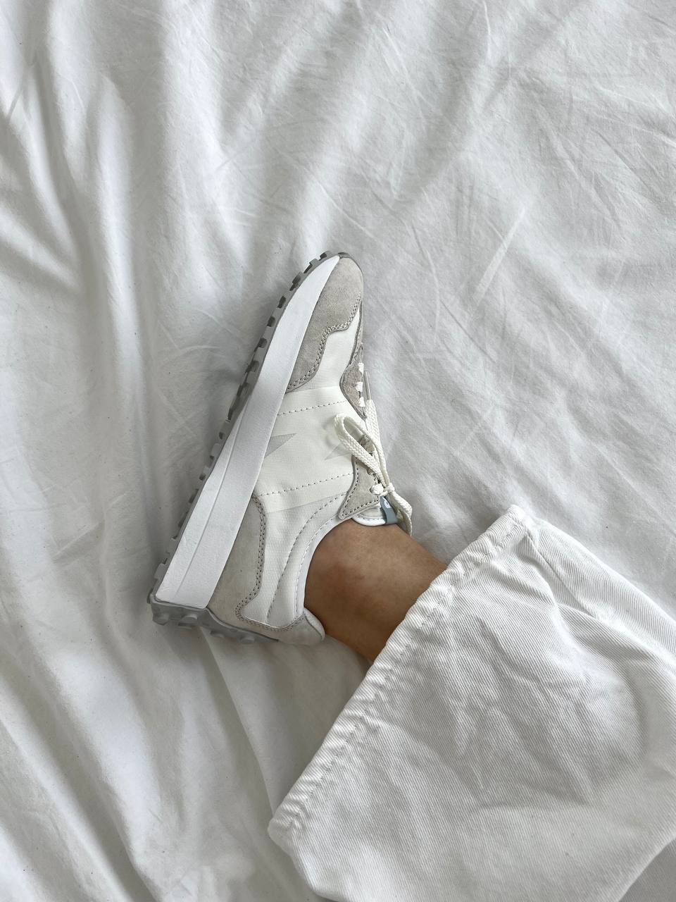 New Balance 327 white grey