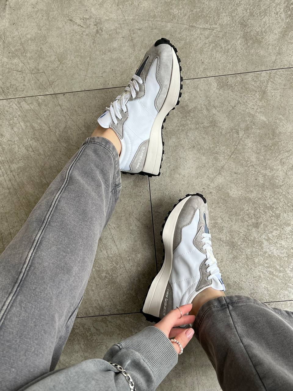 New Balance 327