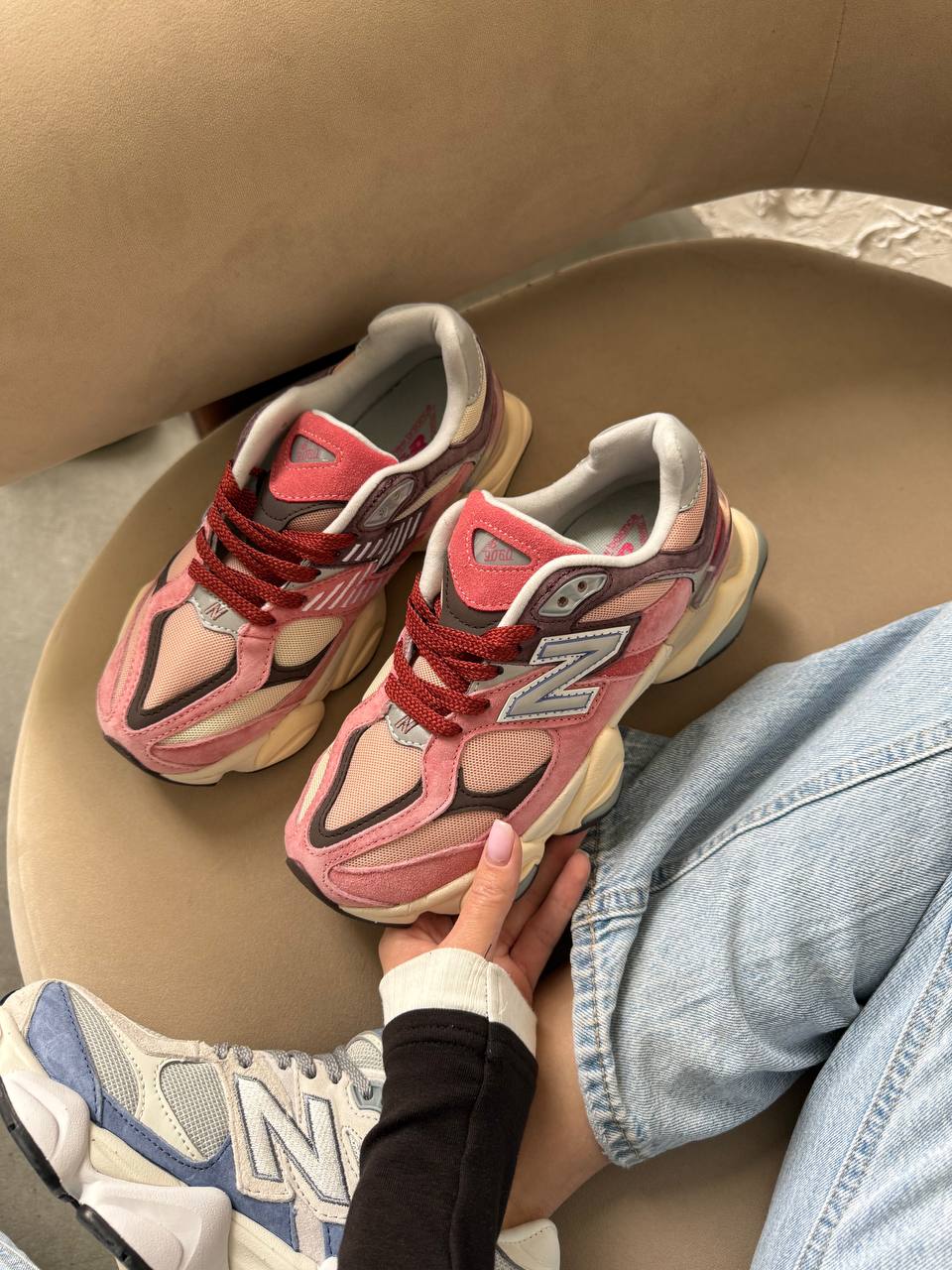 New Balance 9060 Red - pink
