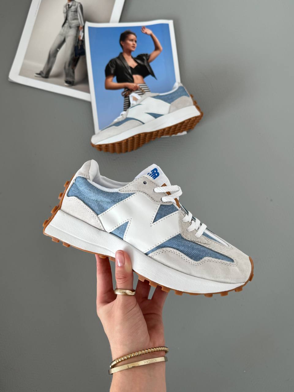 New Balance 327
