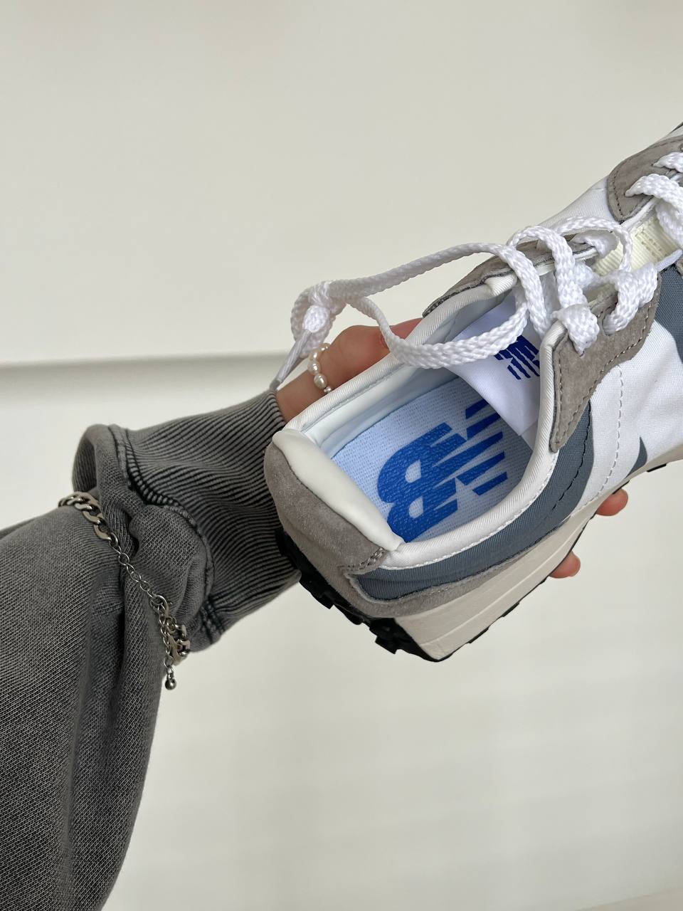 New Balance 327