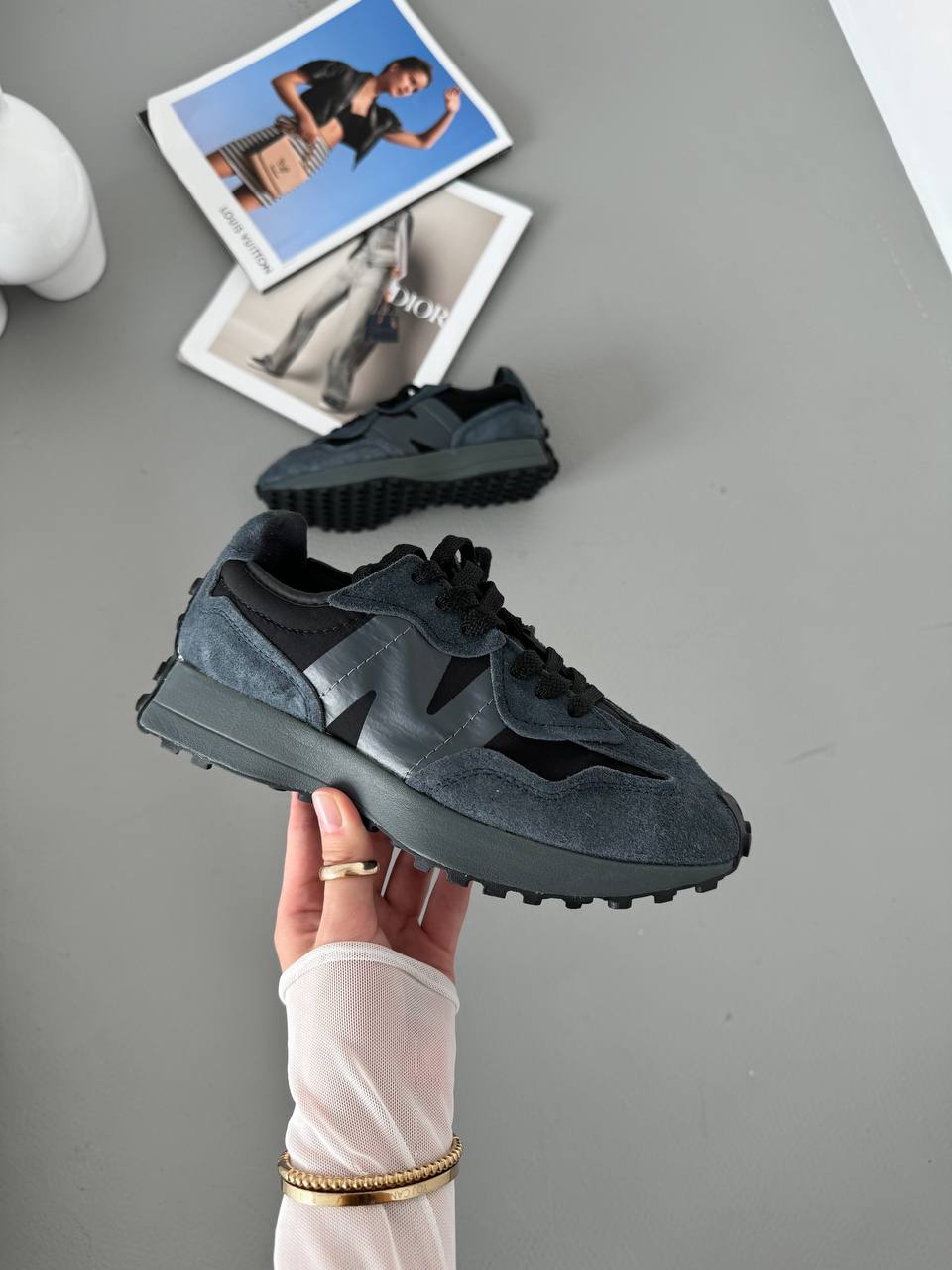 New Balance 327 black gray