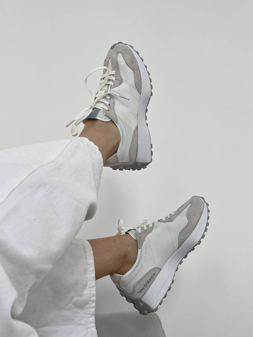 New Balance 327 white grey