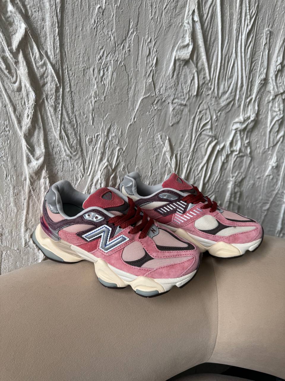 New Balance 9060 Red - pink