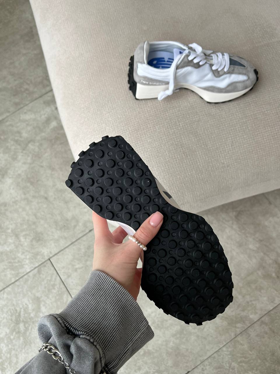 New Balance 327