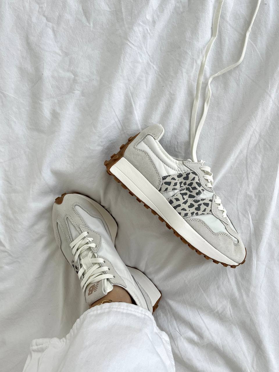 New Balance 327 Leo