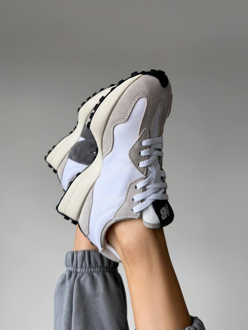 New Balance 327 C-Grey