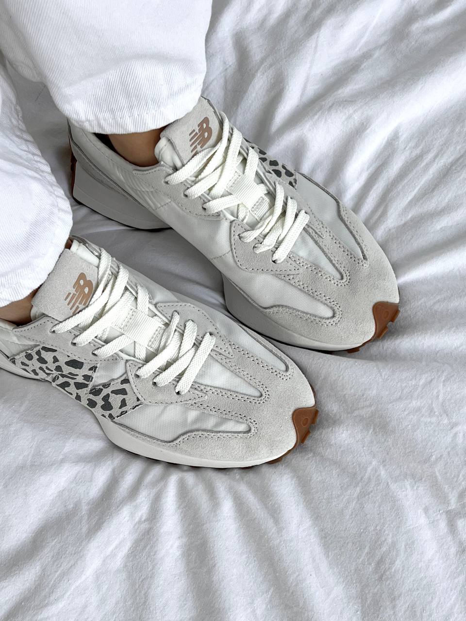 New Balance 327 Leo