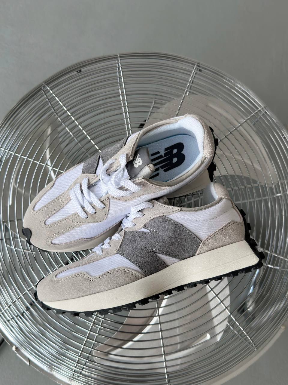 New Balance 327 C-Grey