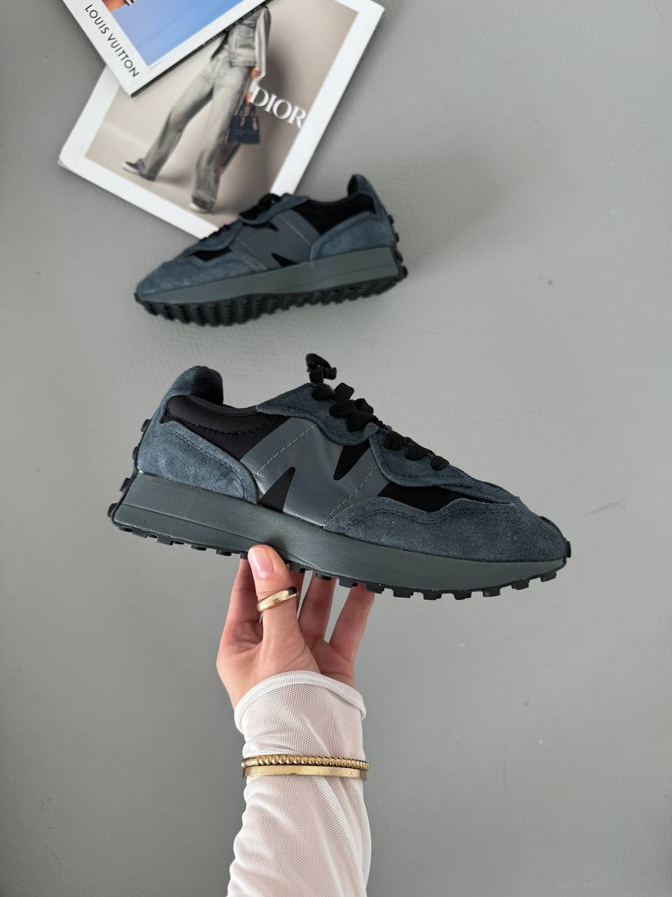 New Balance 327 black gray