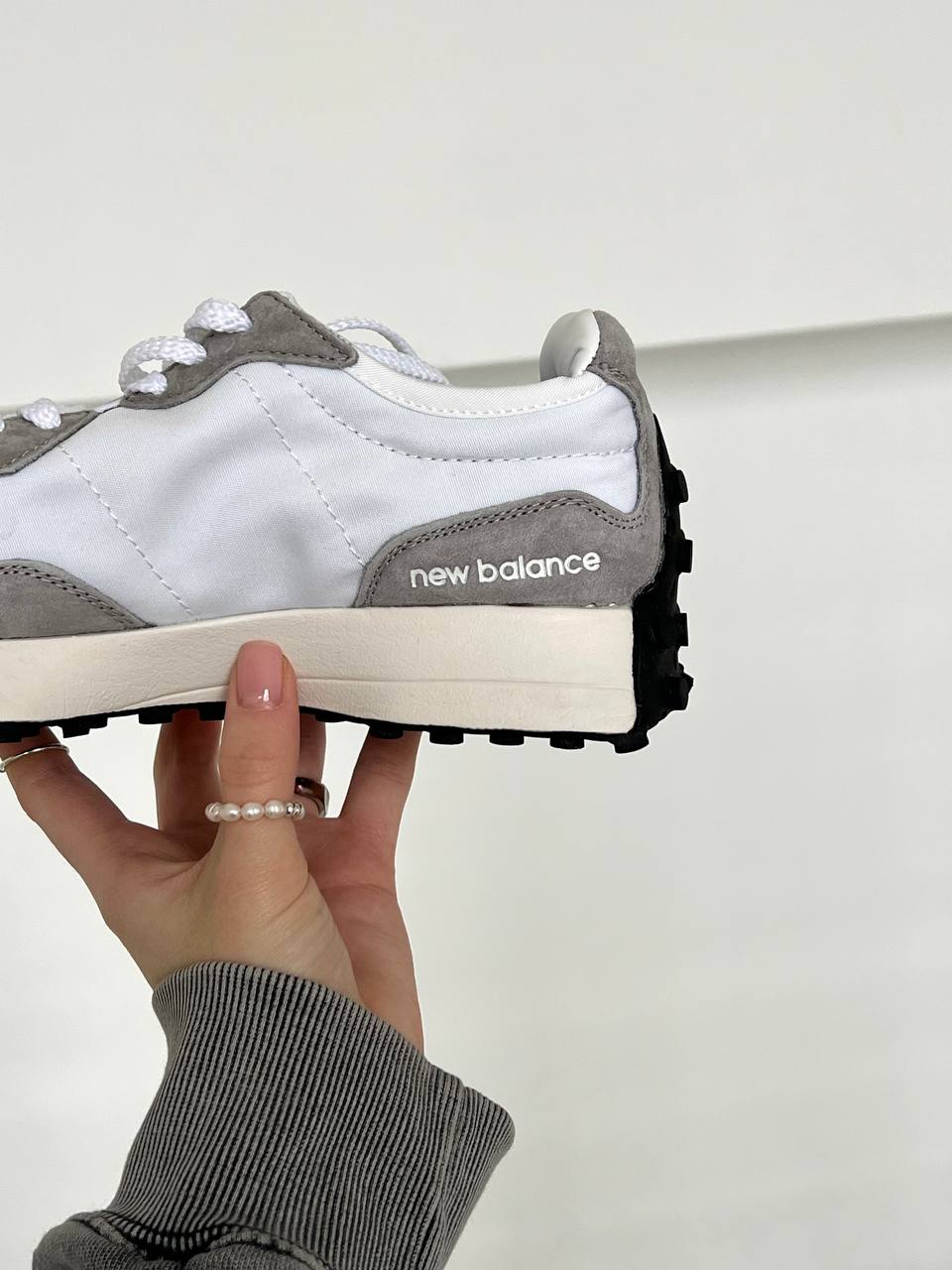 New Balance 327