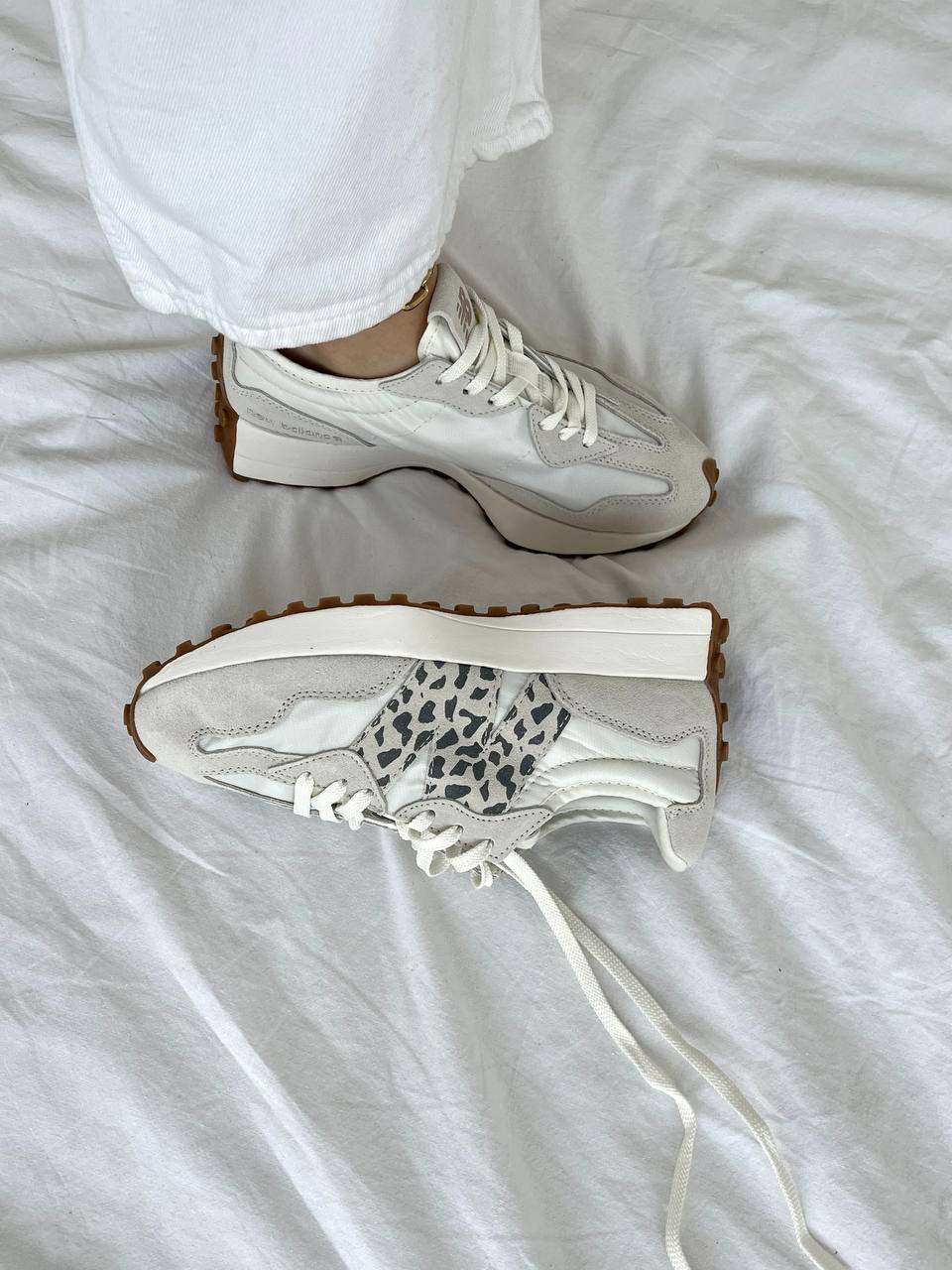 New Balance 327 Leo