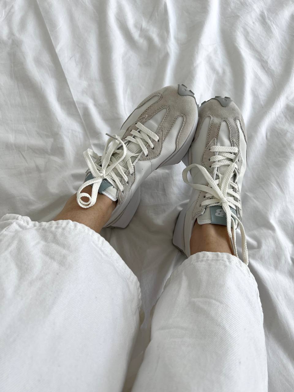 New Balance 327 white grey