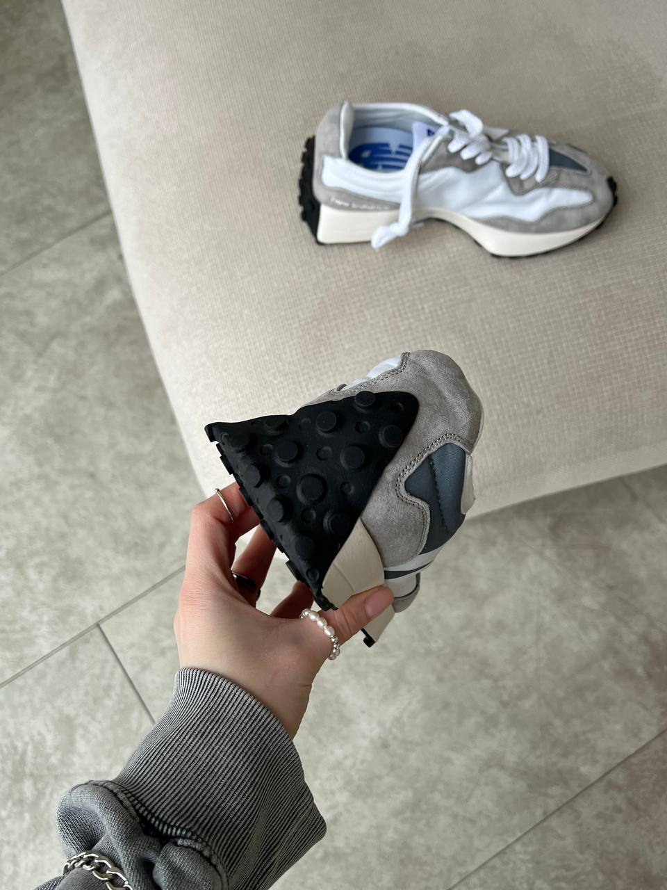 New Balance 327