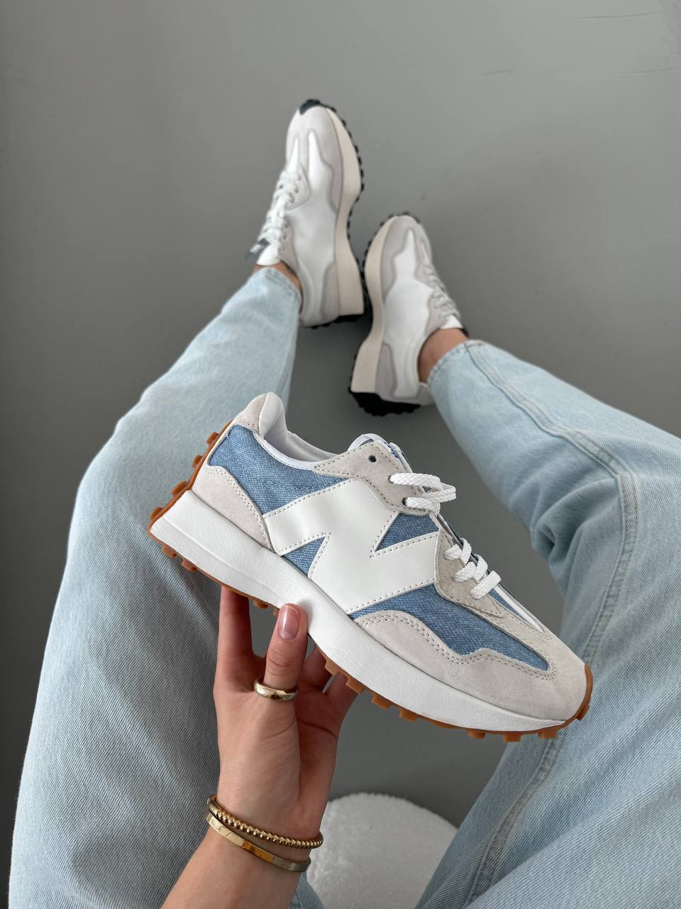 New Balance 327