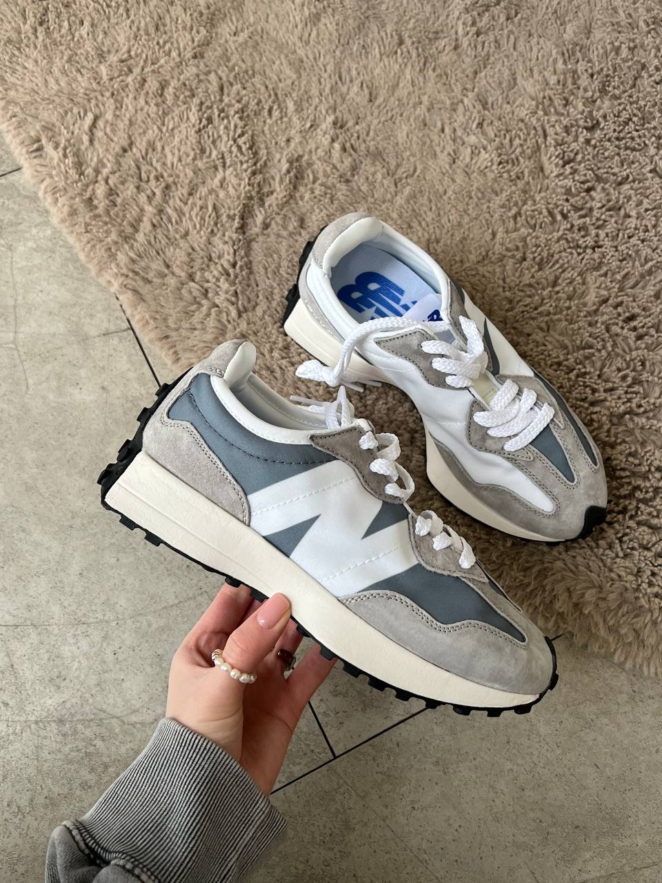 New Balance 327