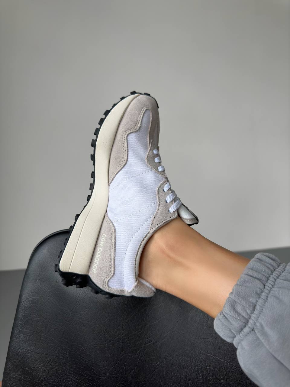 New Balance 327 C-Grey