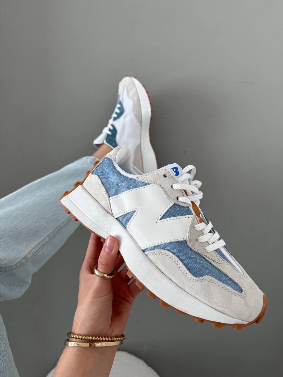 New Balance 327