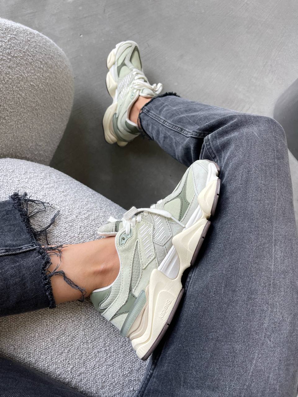 New Balance 9060