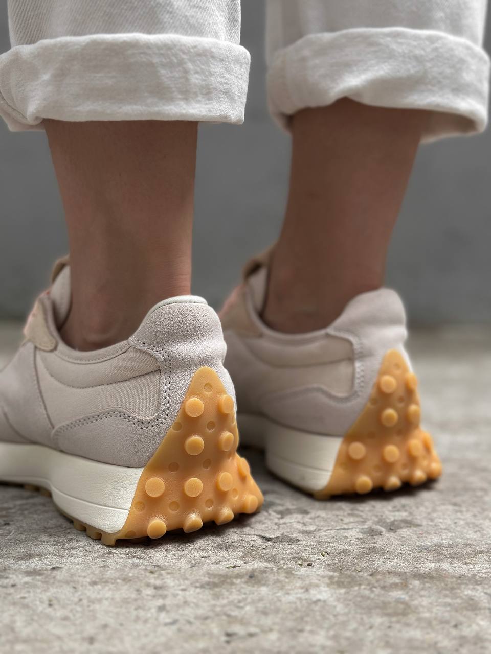 New Balance 327 Cream Pink