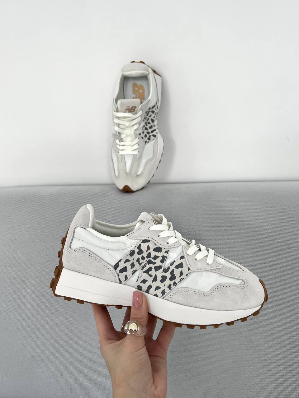 New Balance 327 Leo