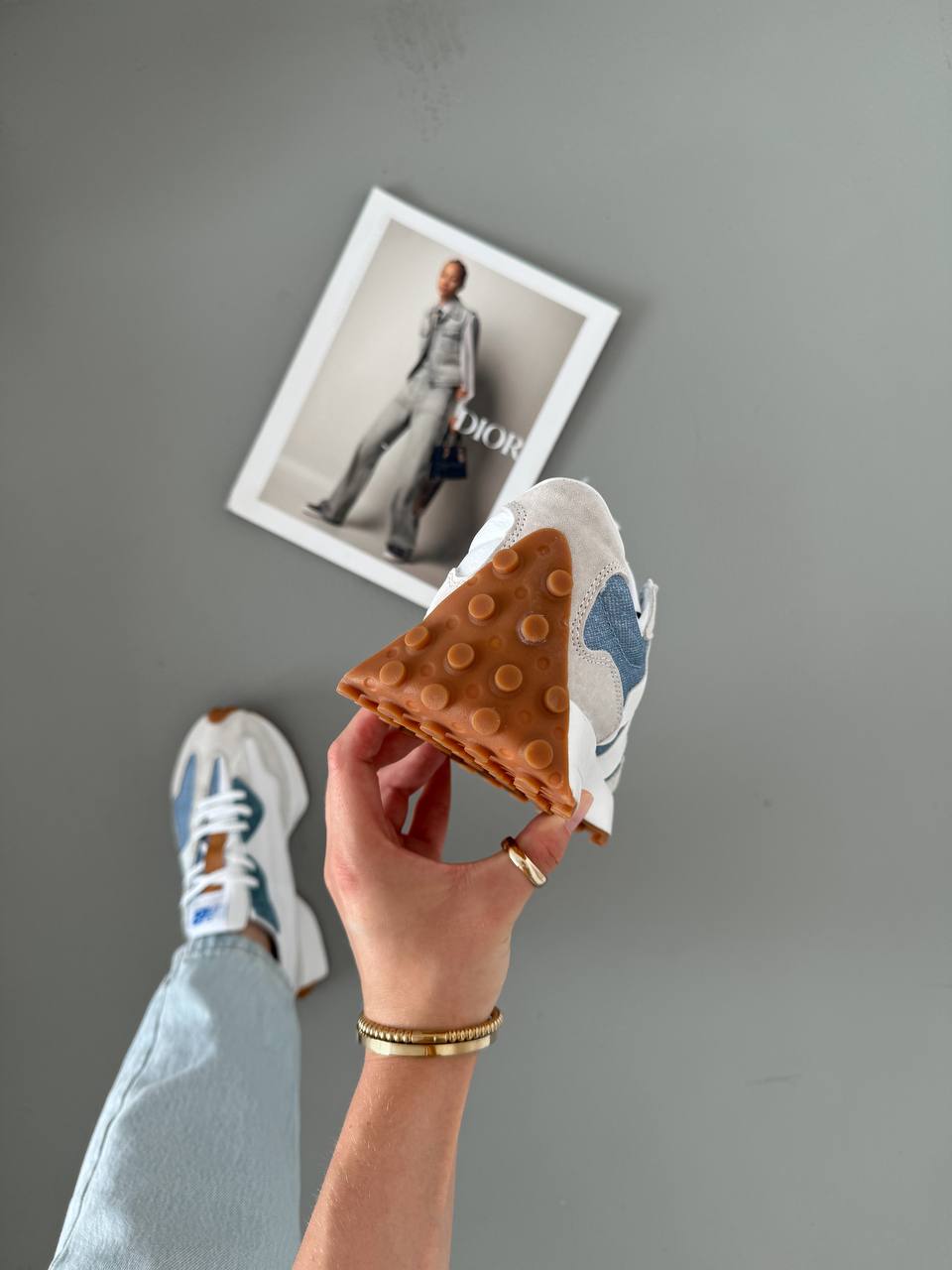 New Balance 327