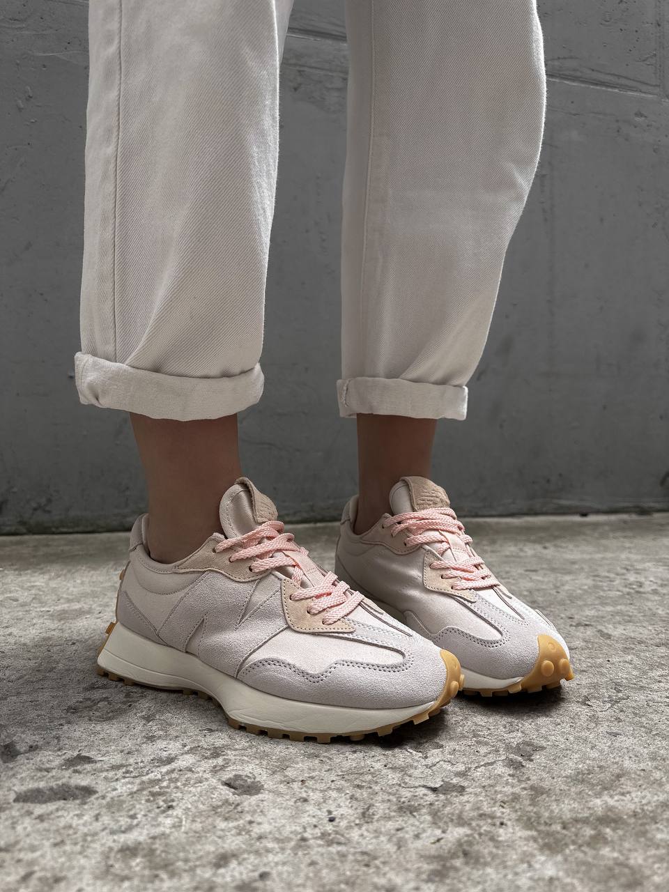 New Balance 327 Cream Pink
