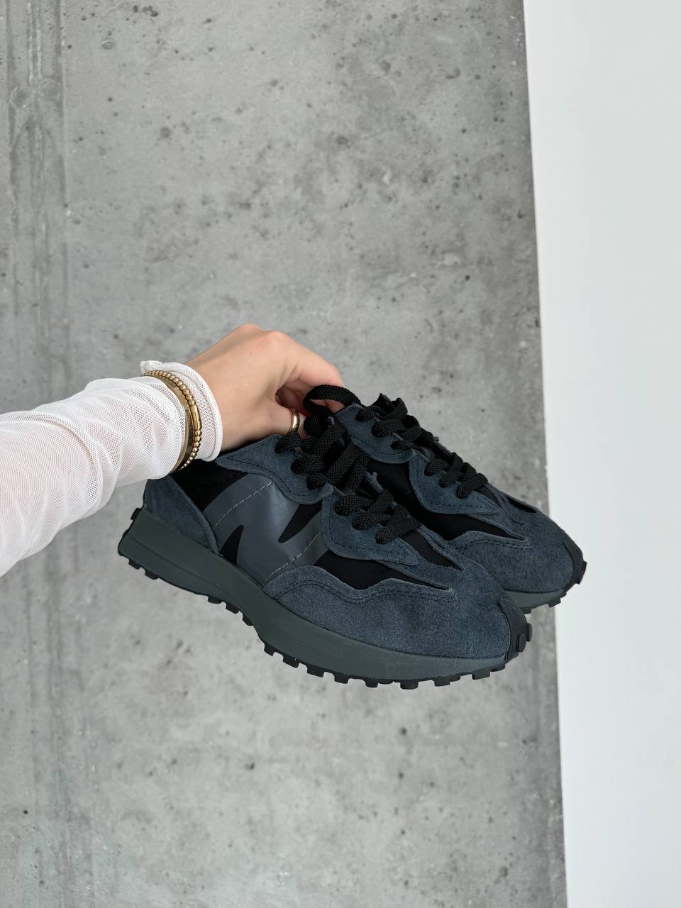 New Balance 327 black gray